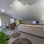 Panoramic Penthouse - In The Heart Of Apartamento Domodossola