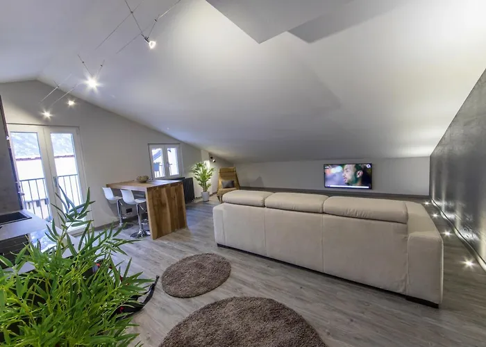 Panoramic Penthouse - In The Heart Of Apartamento Domodossola